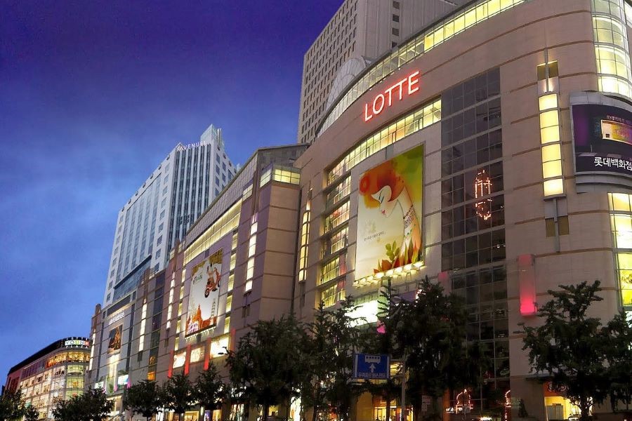 Lotte Department Store là nơi hội tụ cả thế giới mỹ phẩm