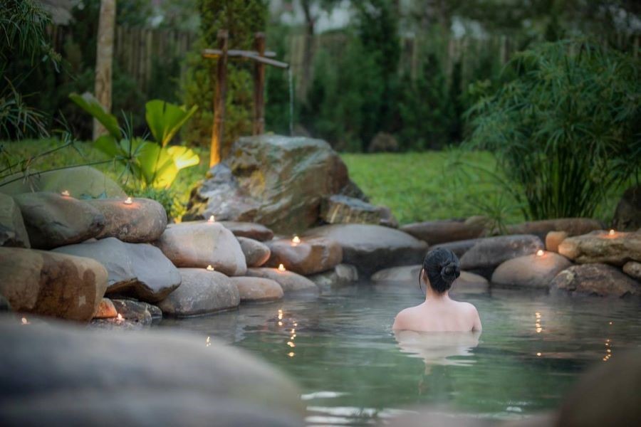 Tắm khoáng Onsen là một trải nghiệm bạn nhất định phải thử khi đến Nhật Bản