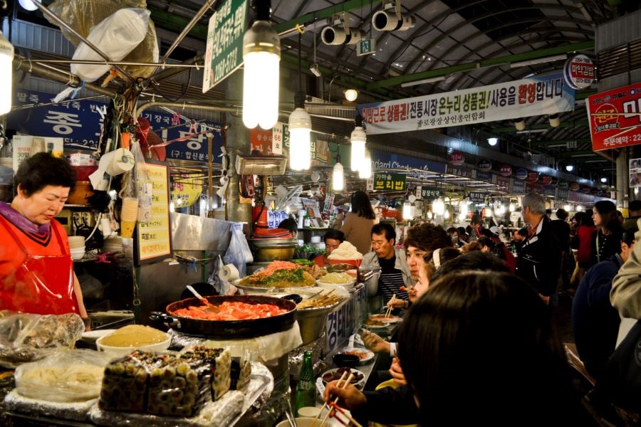 Khám phá khu chợ đêm tại Seoul