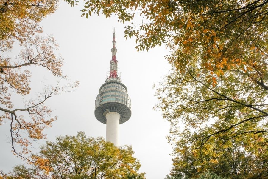 Tháp NamSan nổi tiếng là biểu tượng và là niềm tự hào của người dân Seoul